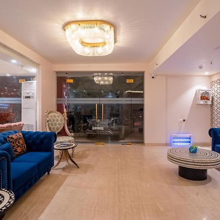 Hotel Ginger Palace Delhi Airport Нью-Дели Экстерьер фото