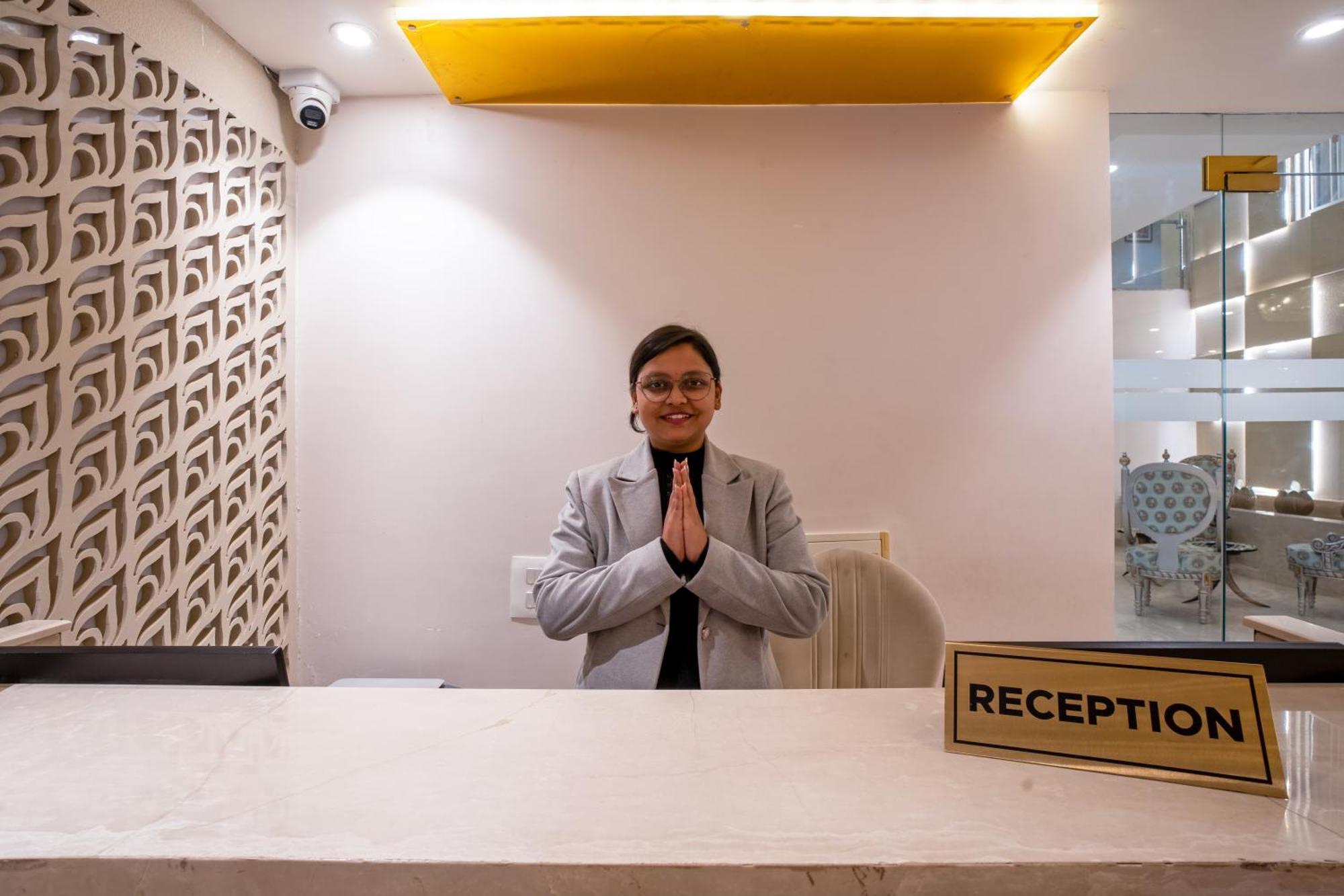 Hotel Ginger Palace Delhi Airport Нью-Дели Экстерьер фото