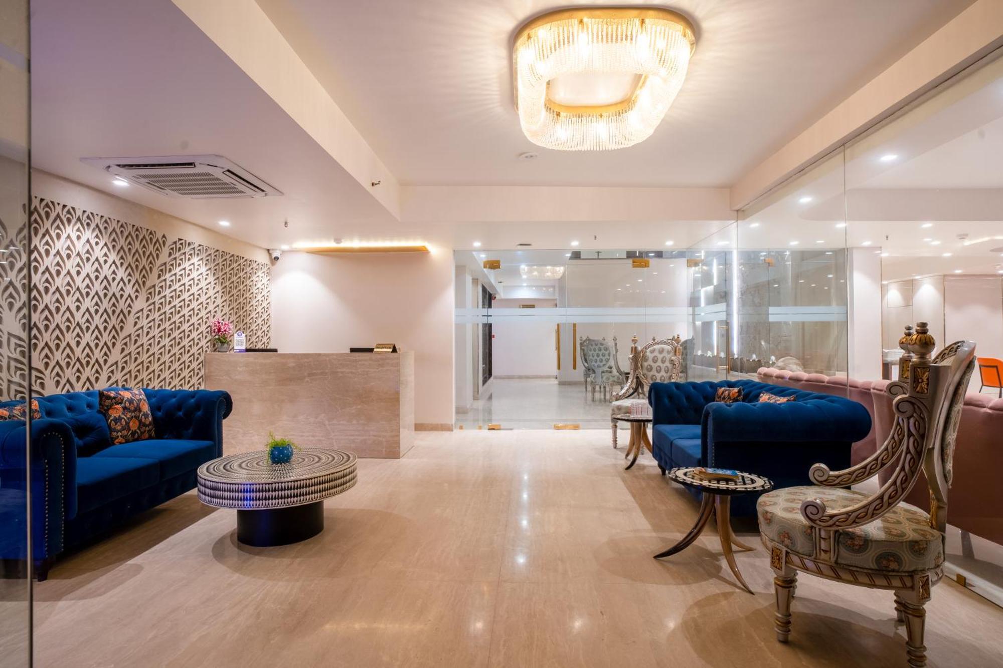 Hotel Ginger Palace Delhi Airport Нью-Дели Экстерьер фото