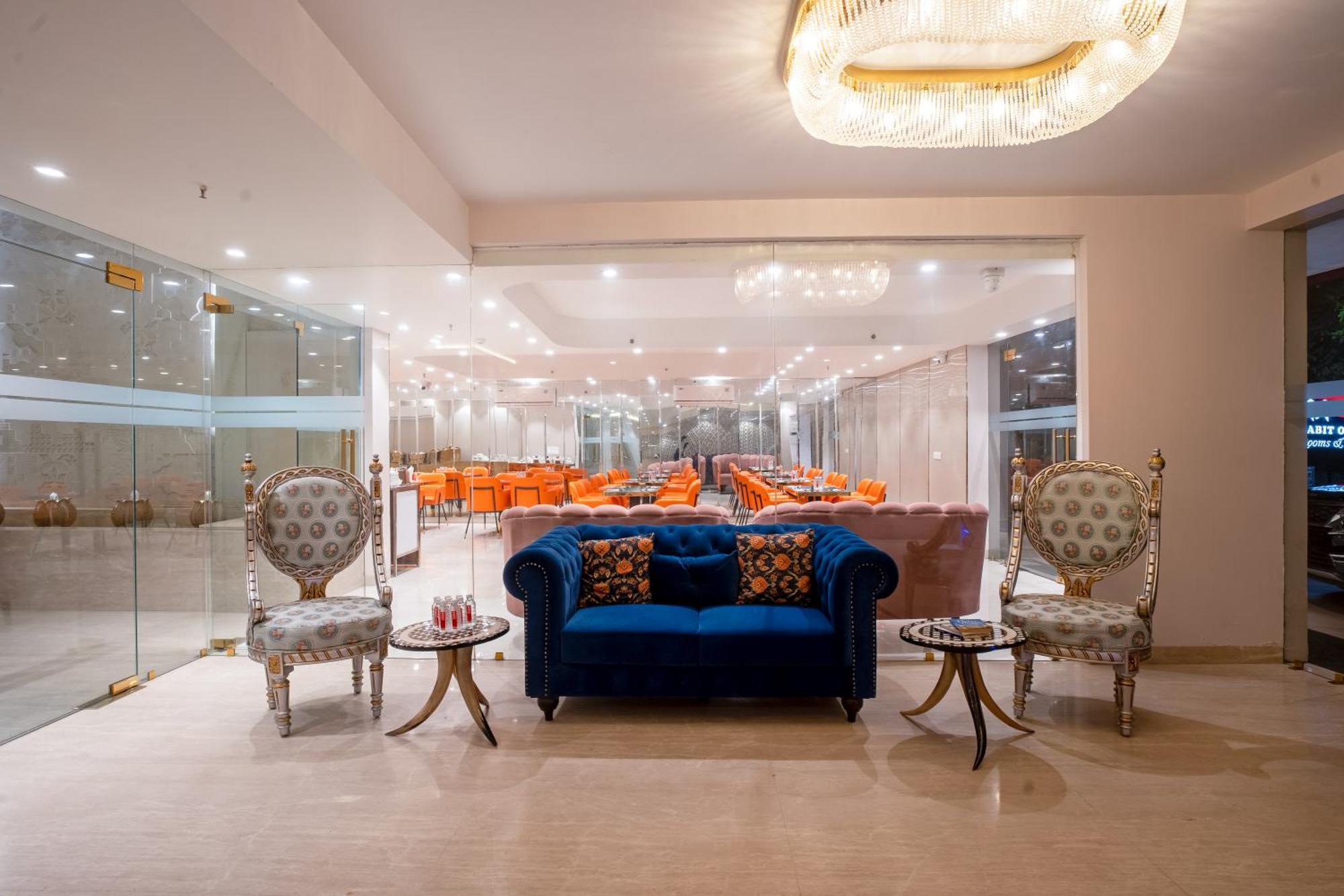 Hotel Ginger Palace Delhi Airport Нью-Дели Экстерьер фото
