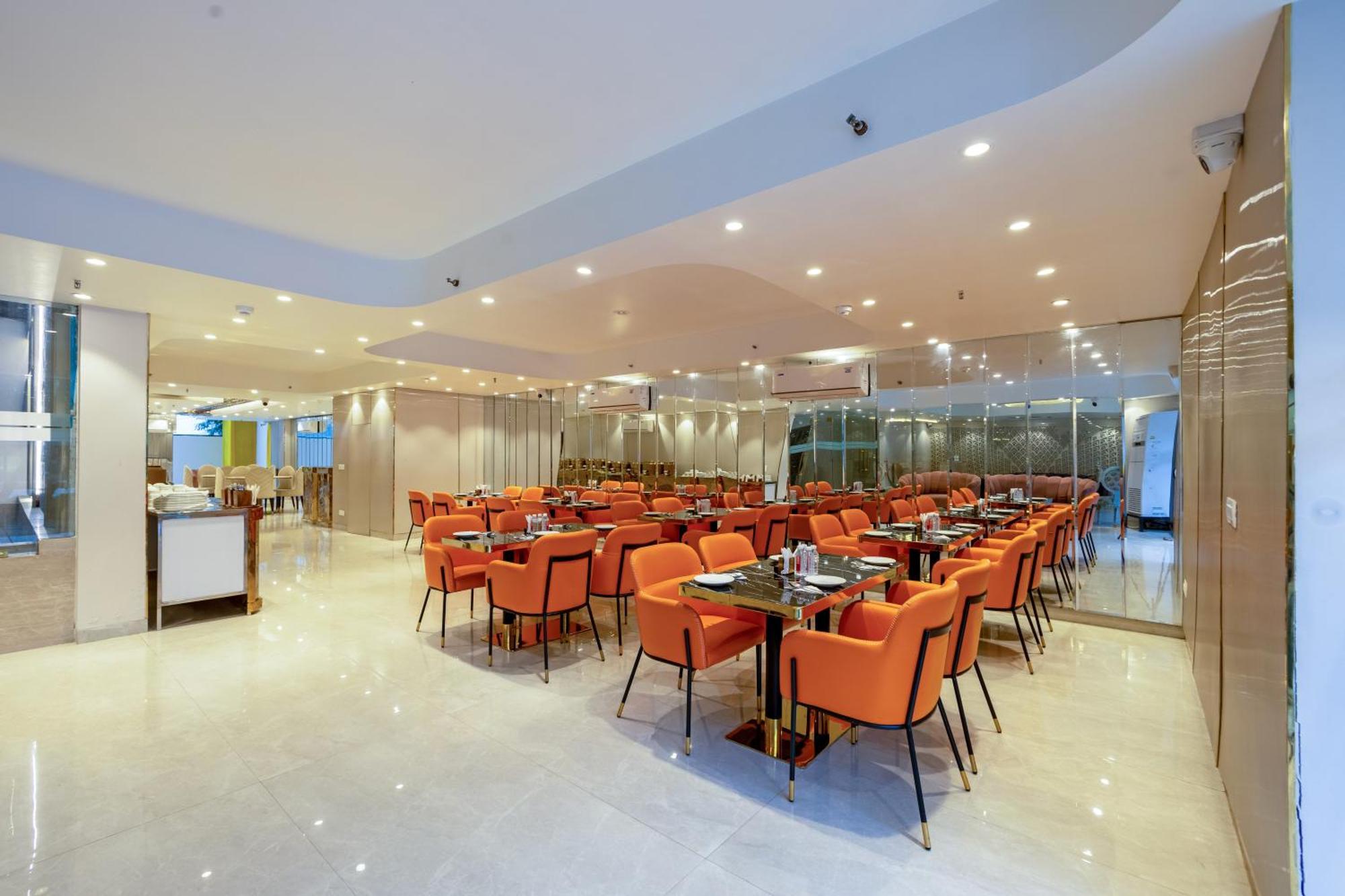 Hotel Ginger Palace Delhi Airport Нью-Дели Экстерьер фото