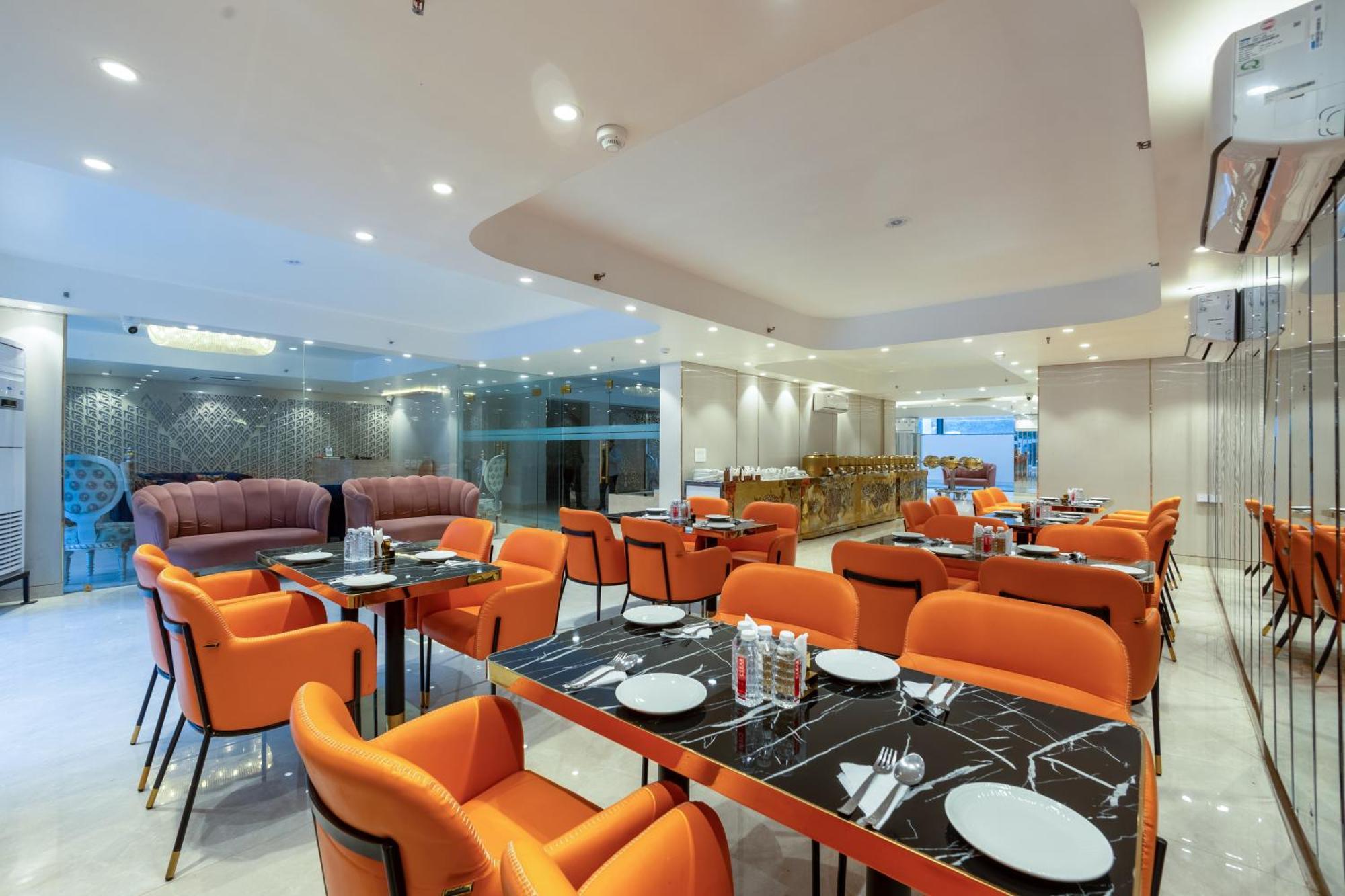 Hotel Ginger Palace Delhi Airport Нью-Дели Экстерьер фото