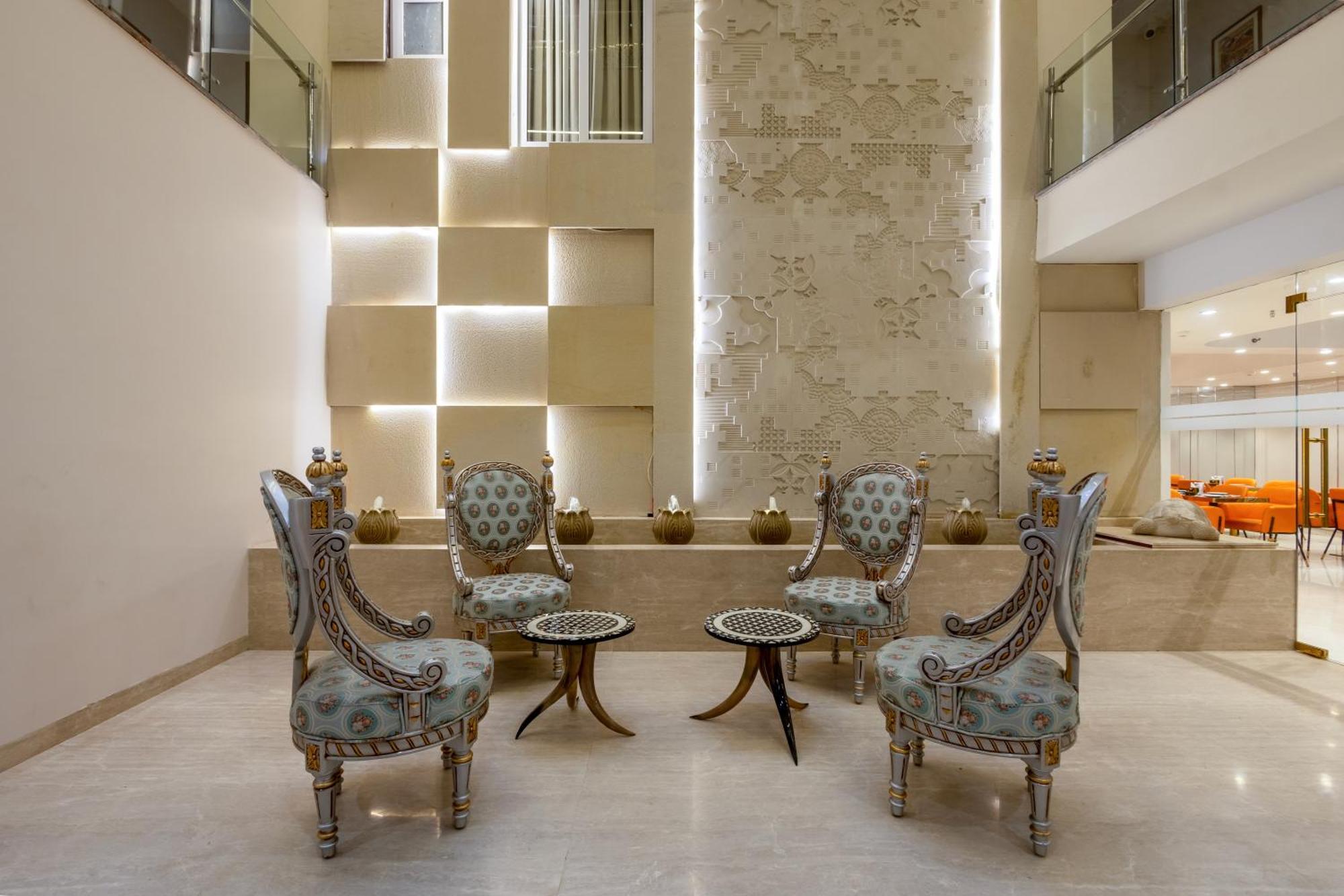 Hotel Ginger Palace Delhi Airport Нью-Дели Экстерьер фото