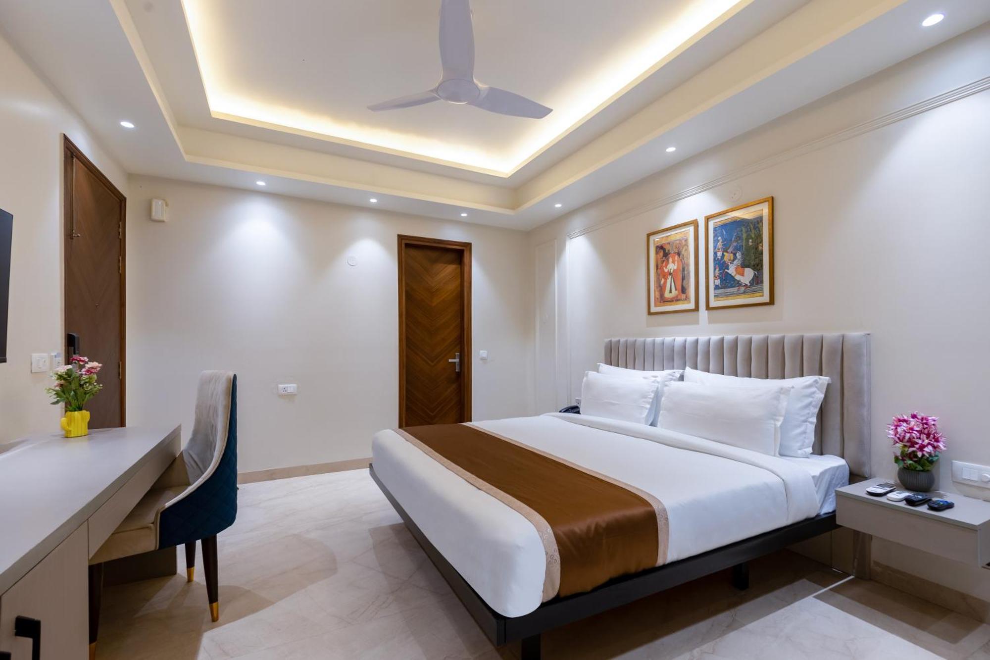 Hotel Ginger Palace Delhi Airport Нью-Дели Экстерьер фото